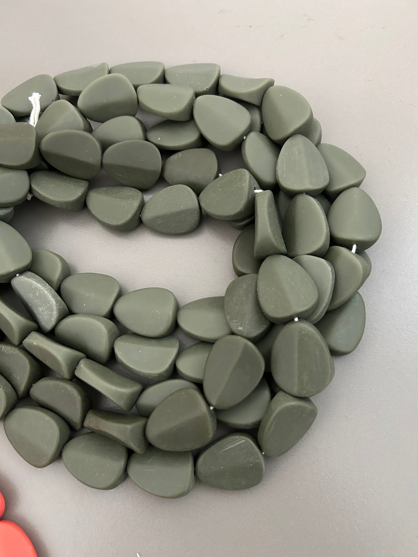 26mm resin strand(30076)16-17 pcs