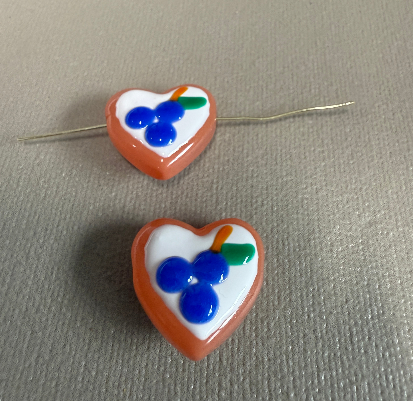 25x25mm Lampwork Fruit Heart (29129)