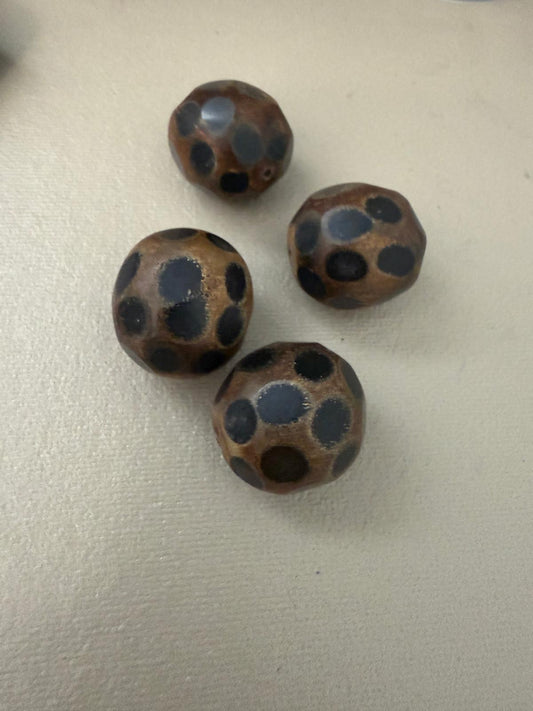 32mm Buffalo Bone Dotted Ball (30261)