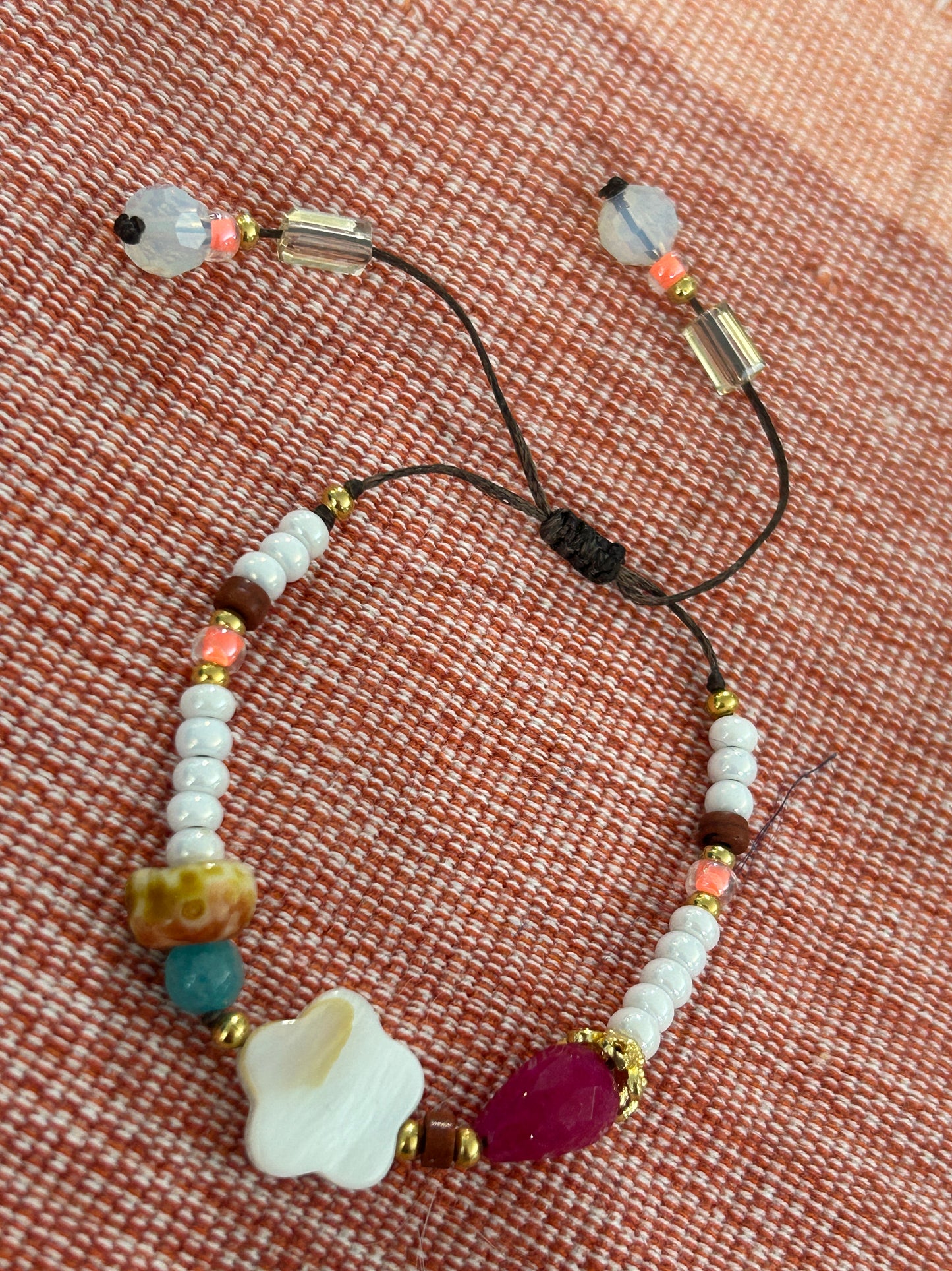 Taller: Pulsera con hoja en macramé (cierre)