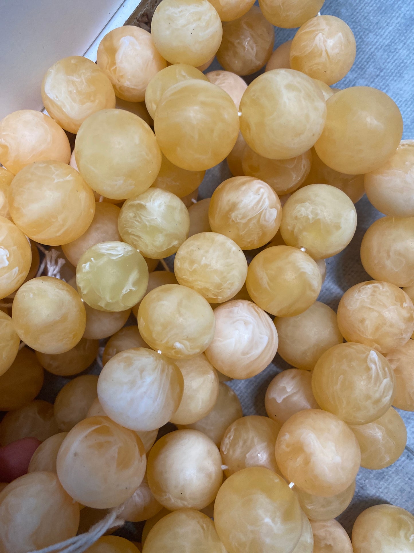 23mm Round Resin (Loose)