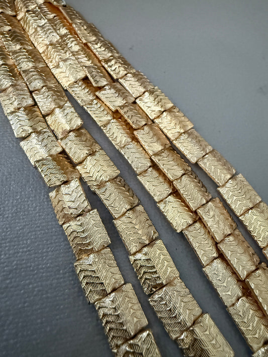 12mm Square Lined Strand (30012)