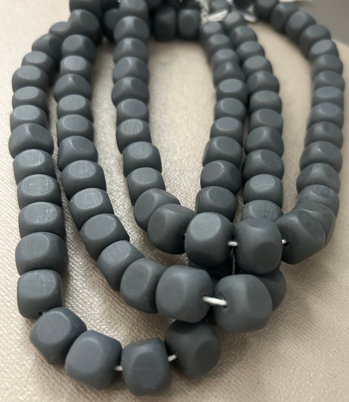 11mm Resin Cube Strand (30206)
