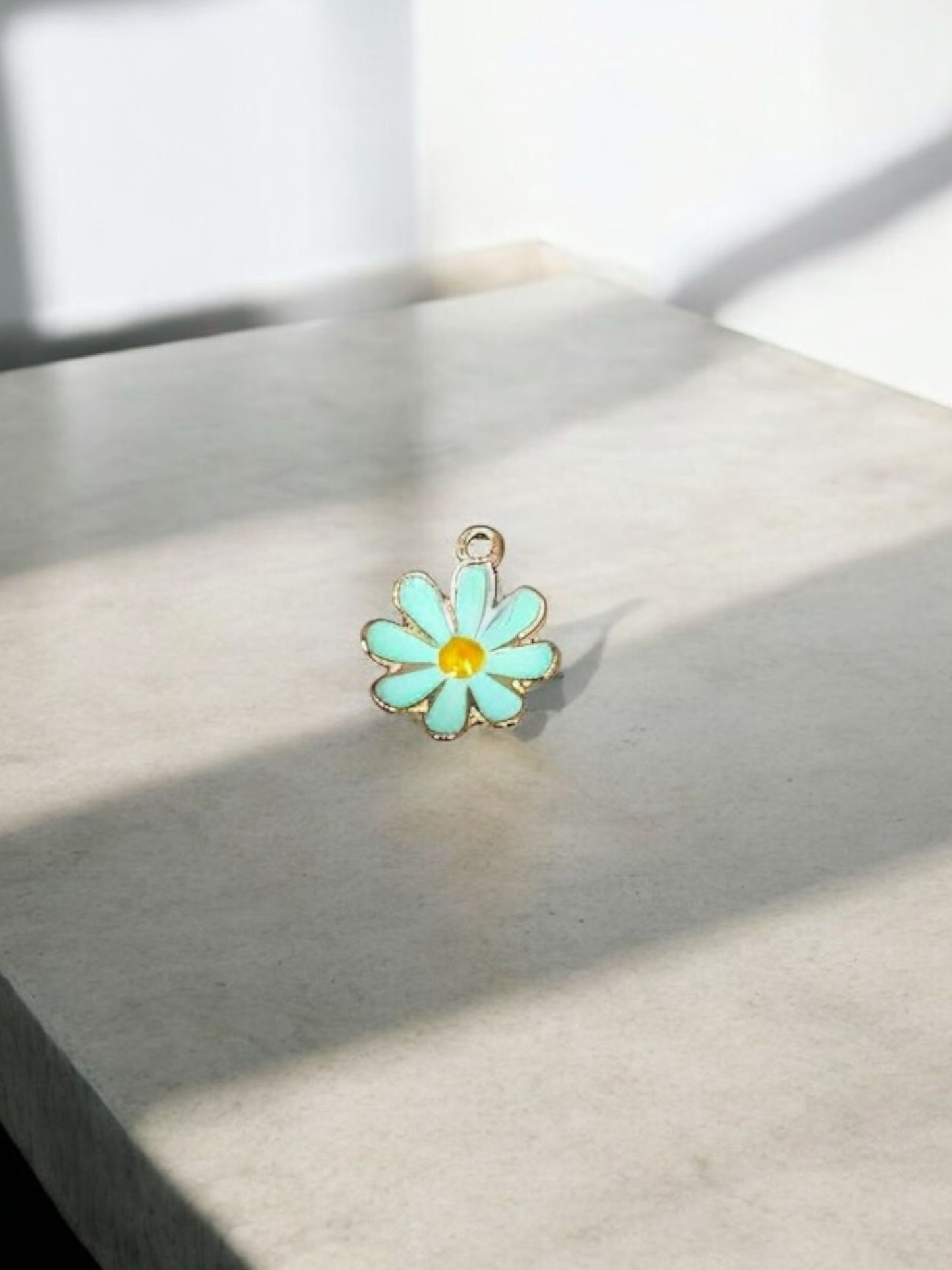 18.5mm Enamel Flower Pendant (28400)
