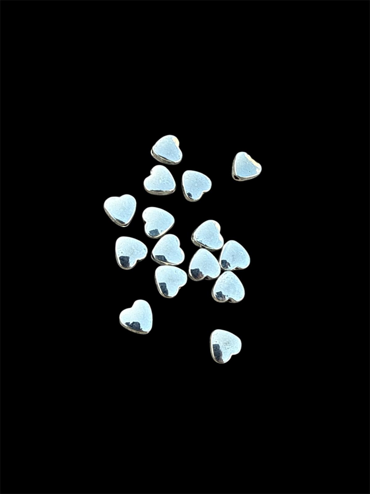 8*8mm Heart Qty 15 25496