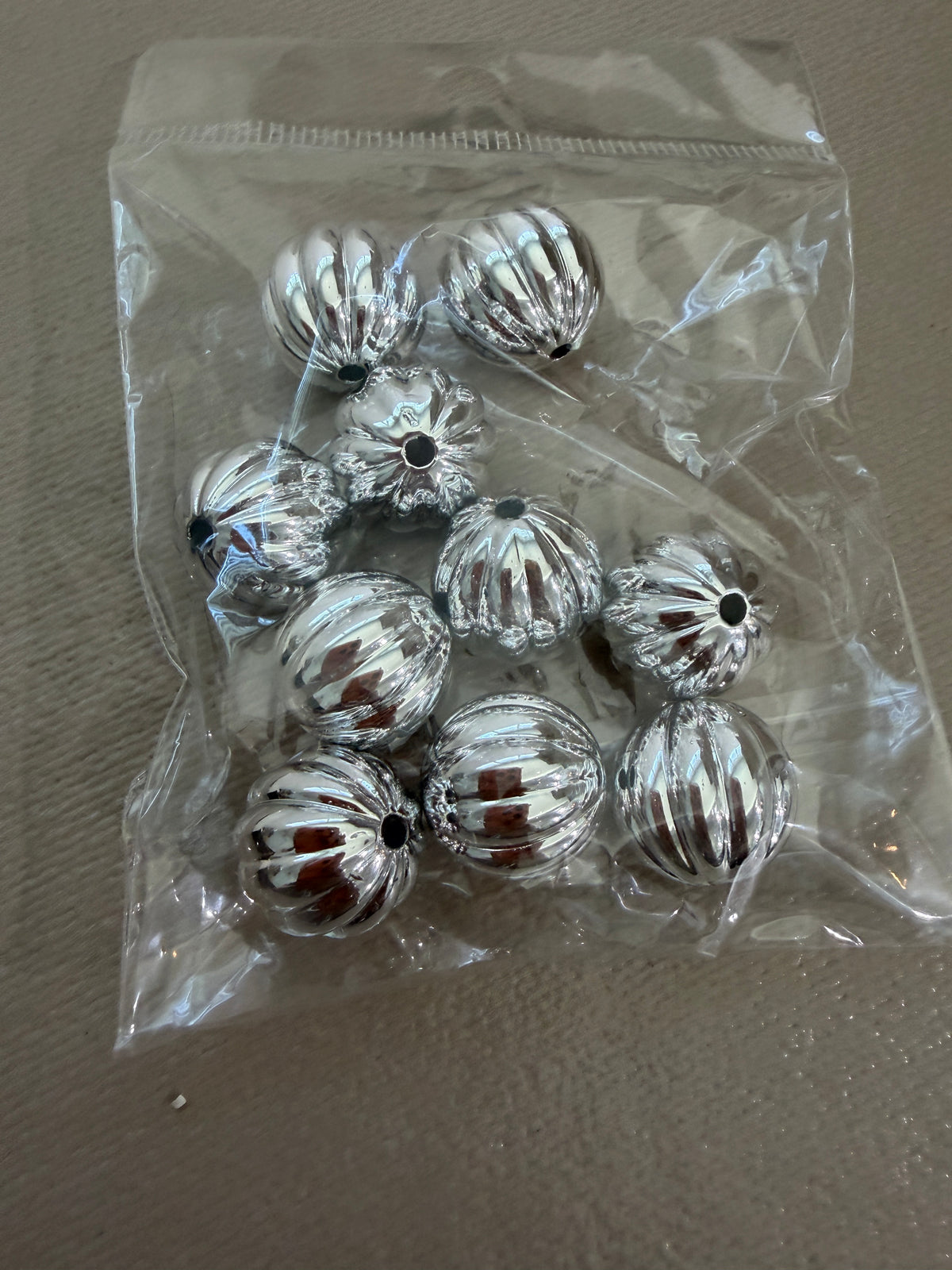 15mm Acrylic silver beads