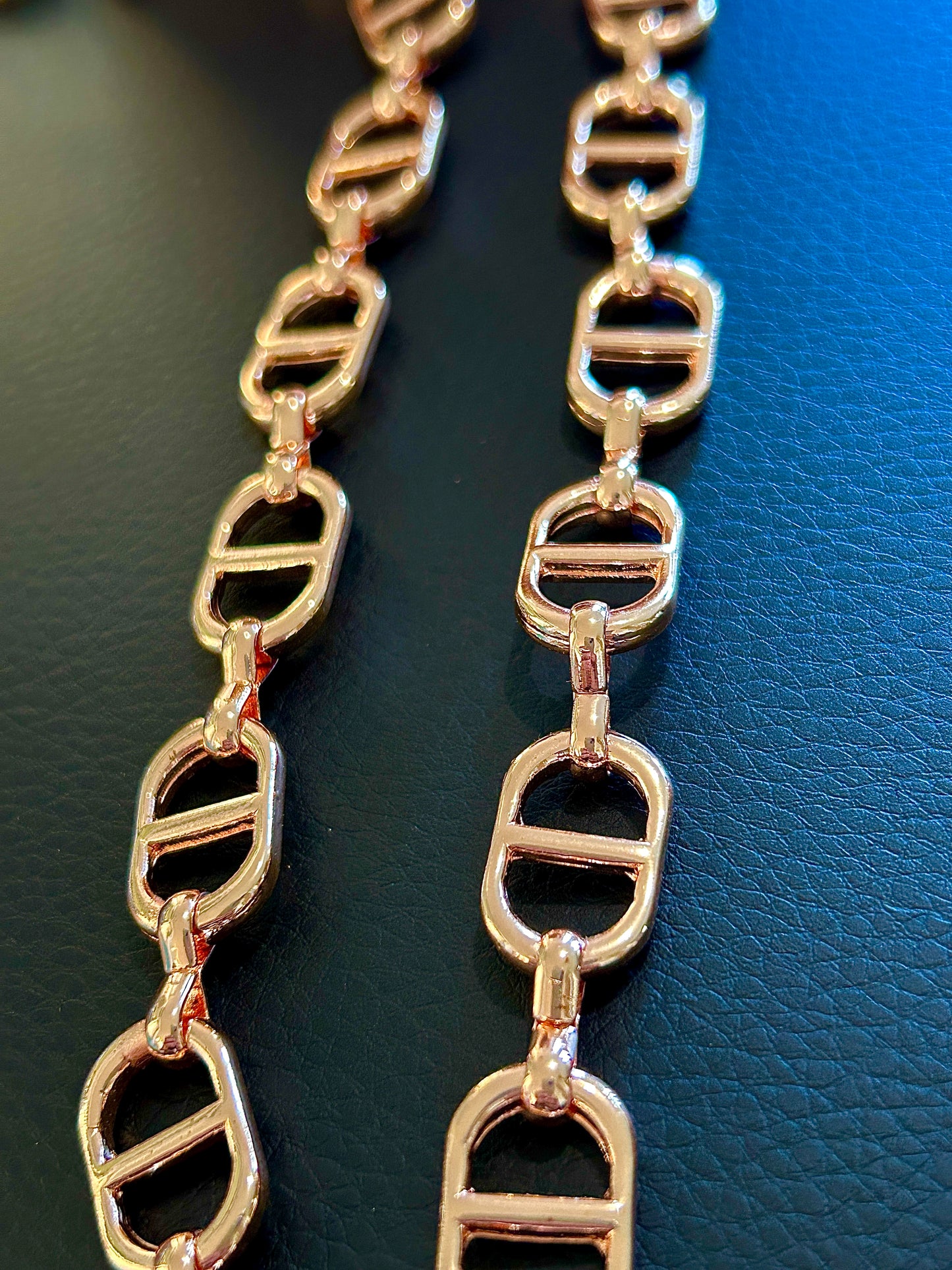 14k Rose gold oval chain. (SBM)