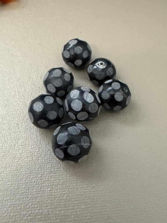 20mm Dotted Buffalo Bone (30258)