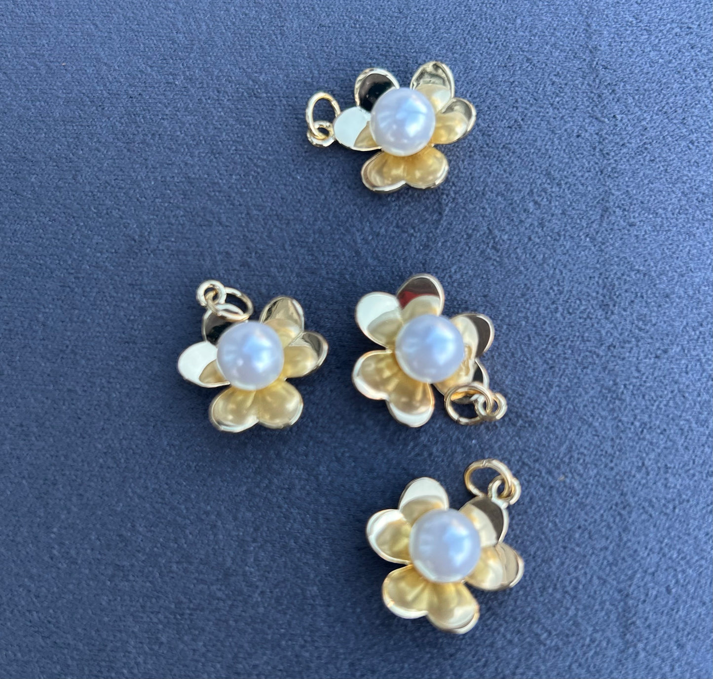 22mm flower #27124