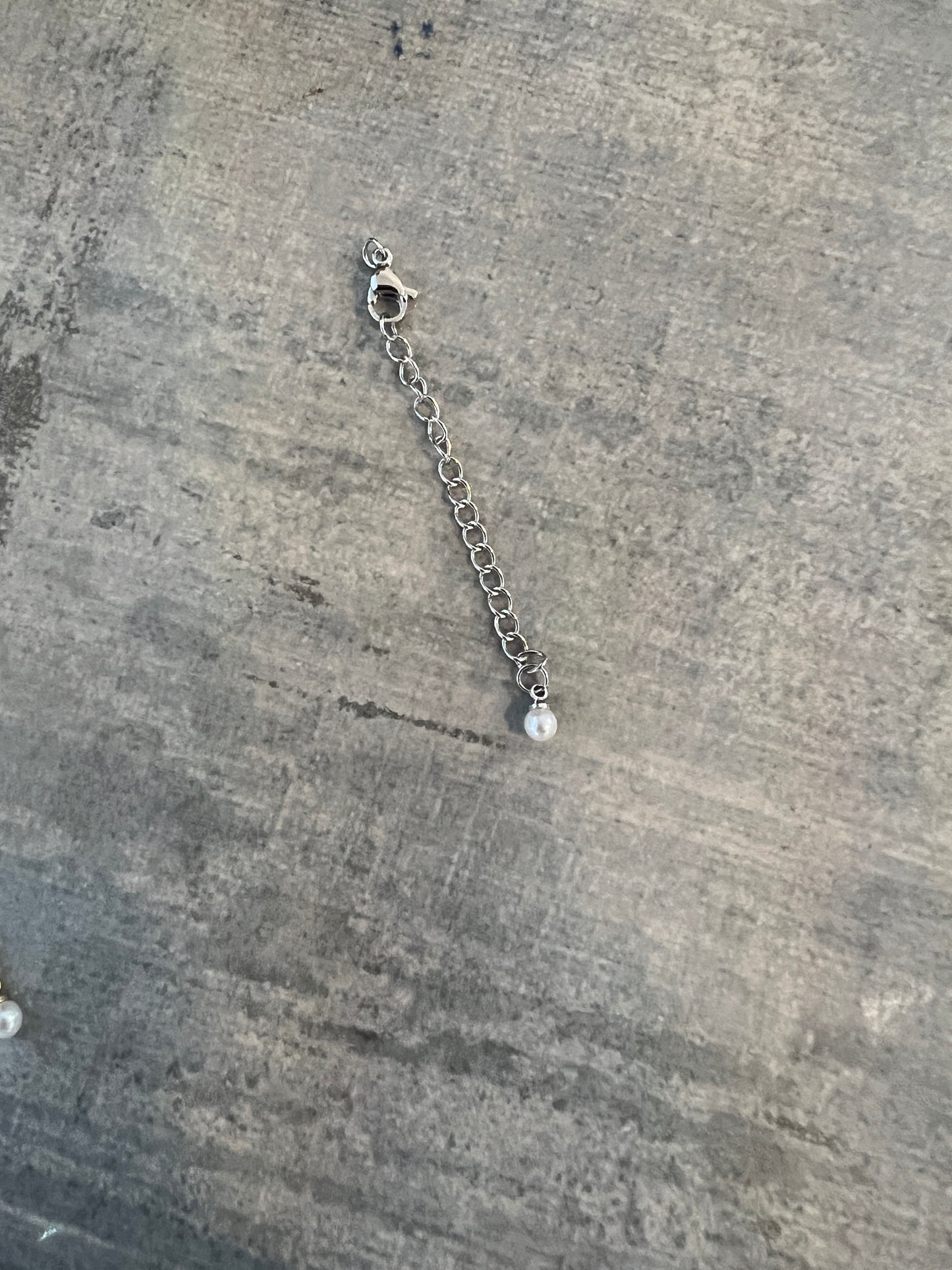 Necklace or bracelet extensors