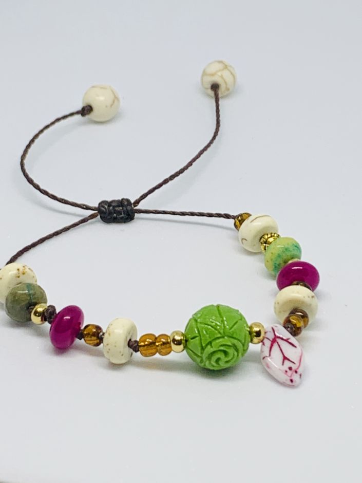 Taller: Pulsera con hoja en macramé (cierre)