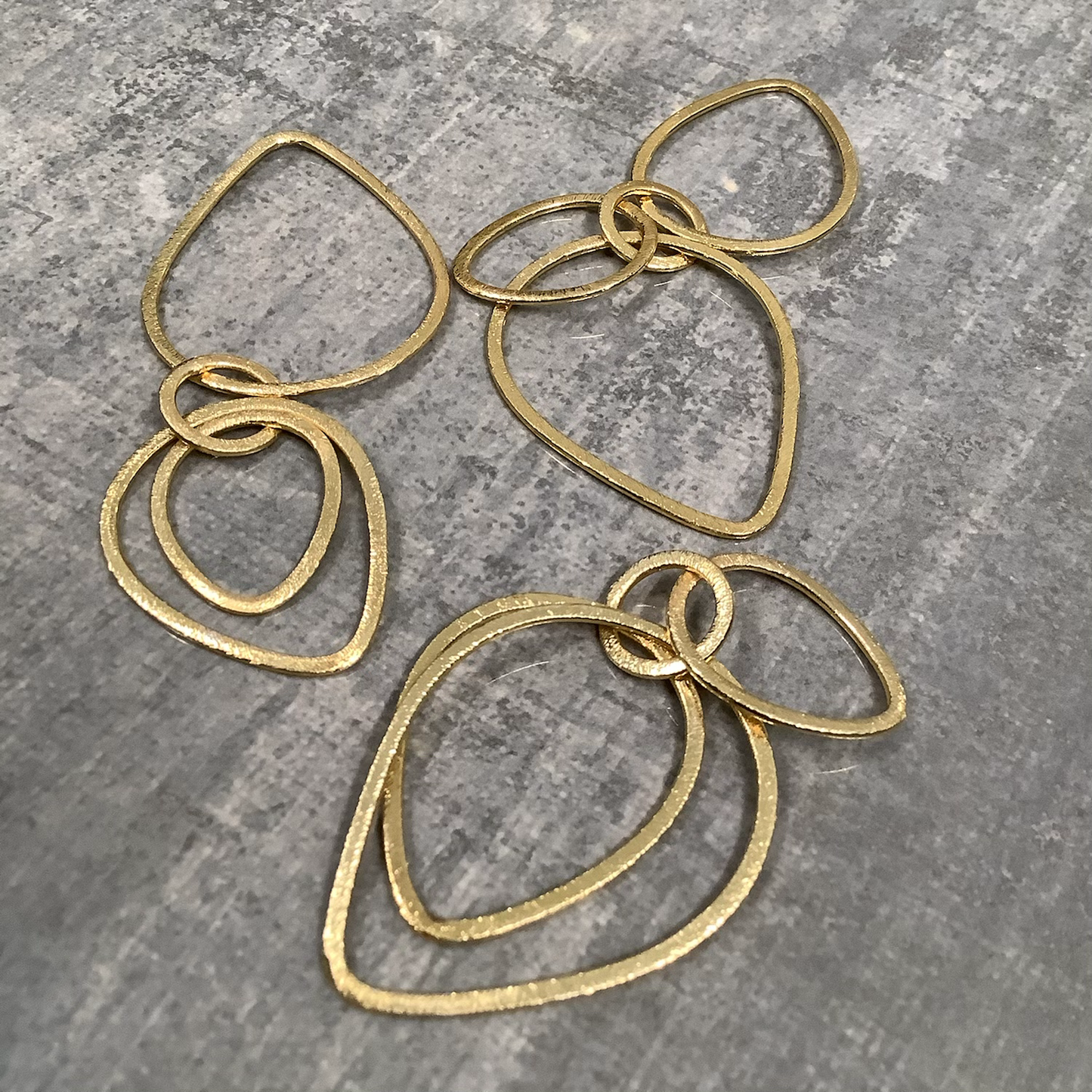 Round w/3 Drop Qty1- 18023