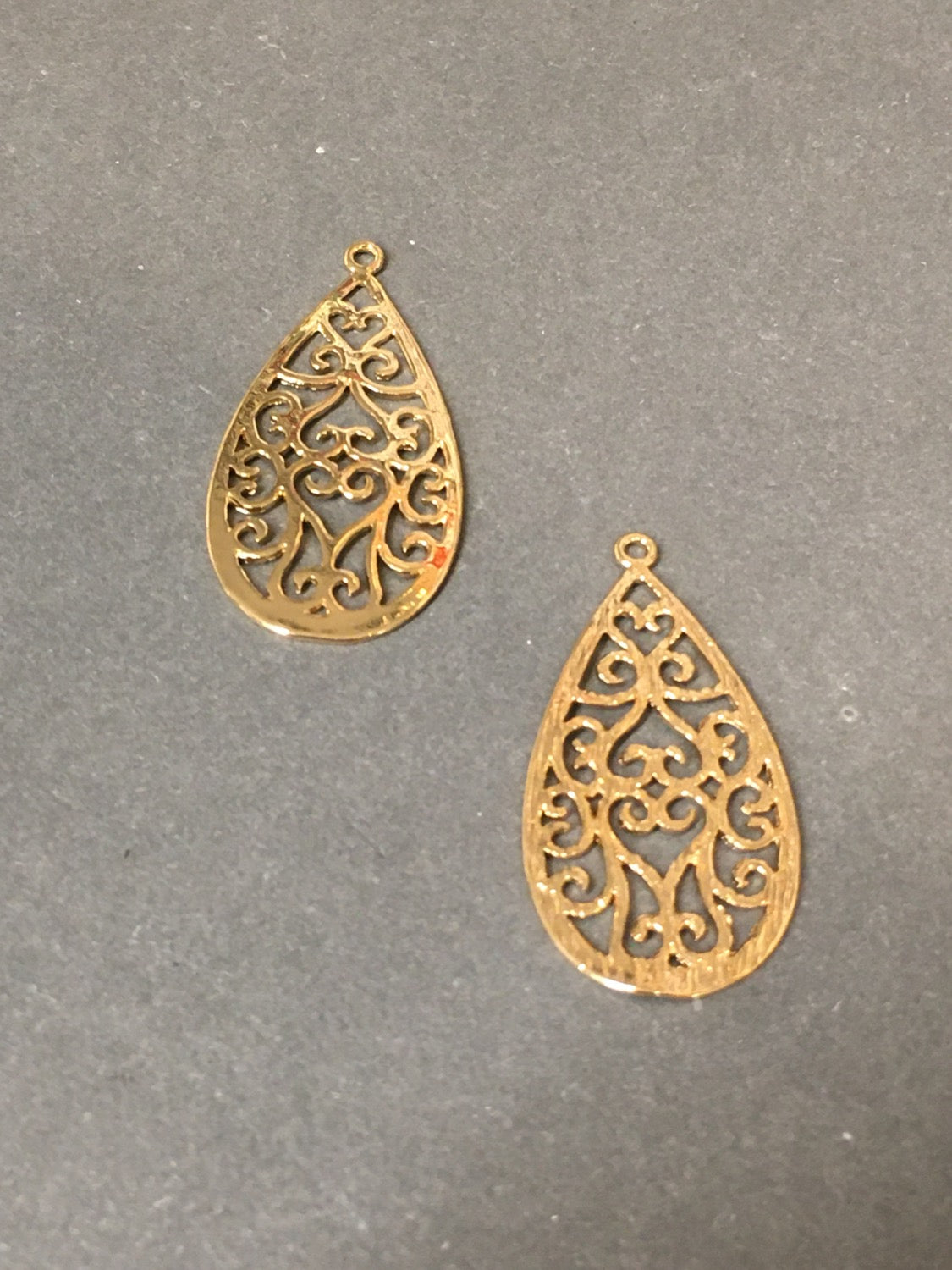 28mm fancy drop qty 2 / Gota