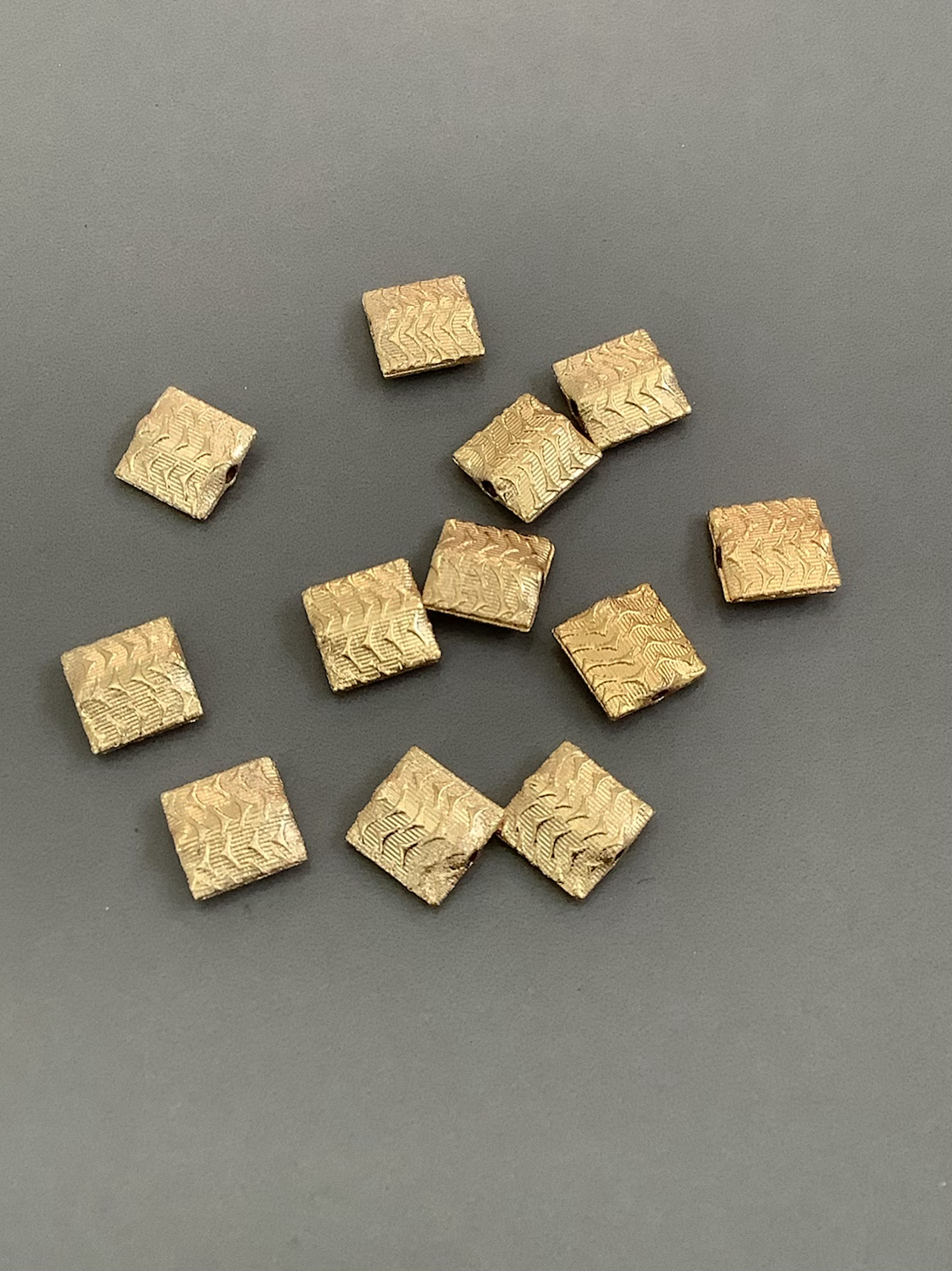 11.5mm fancy square gold with lines qty 4 / 12312