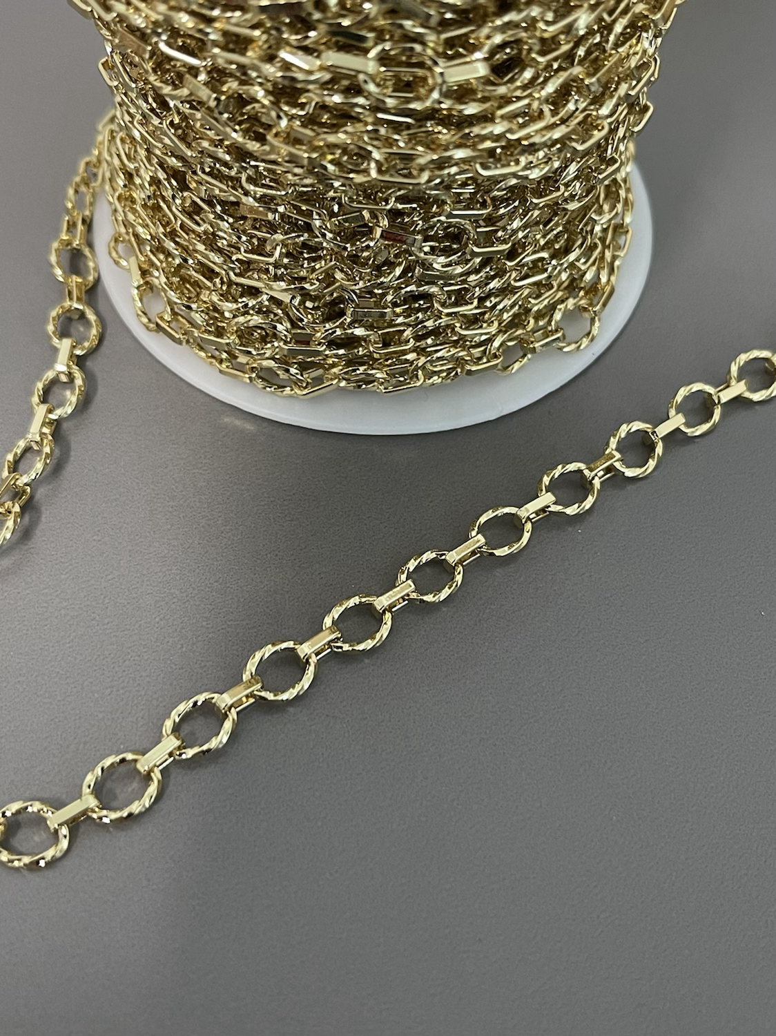 18k Oval fancy/side fancy chain by ft 22328