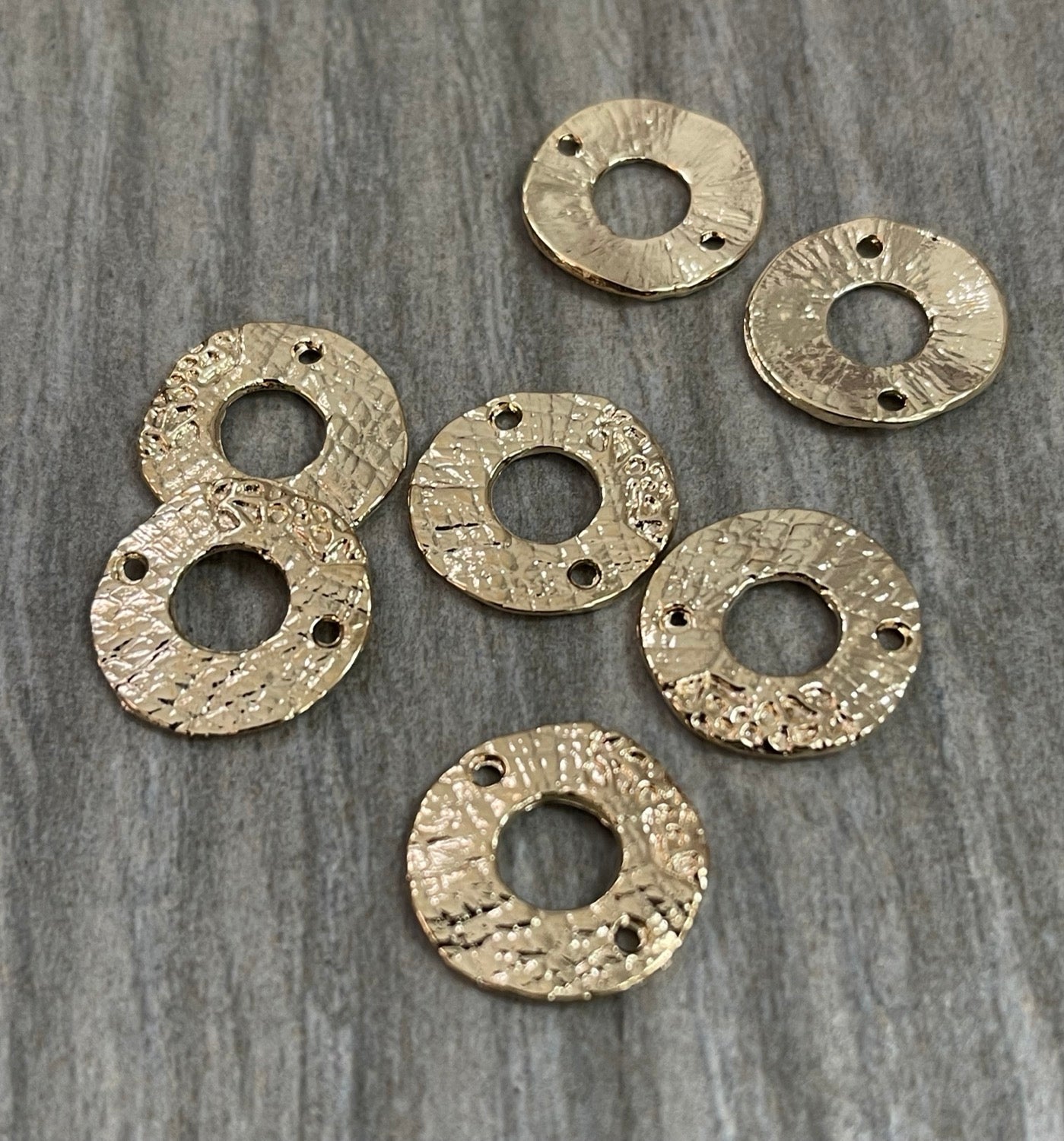17.5mm Circle Connector Goldfilled qty1- 22543