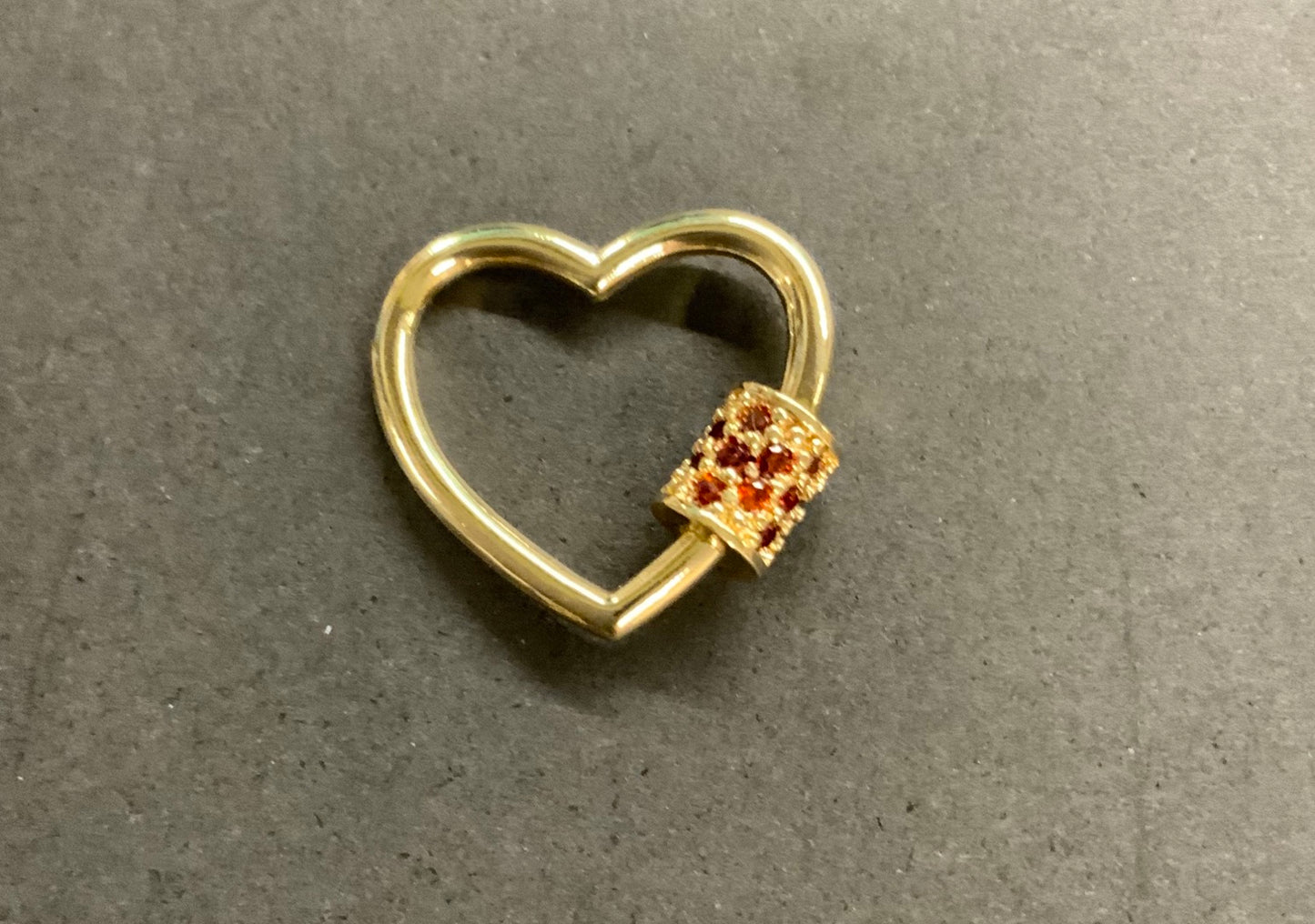 19mm Heart lock with red Qty 1 / 20284