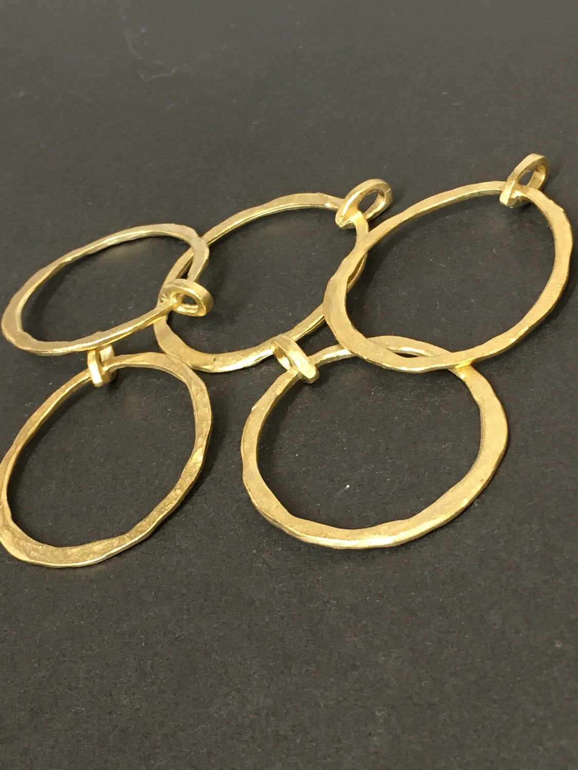 43x35mm Hammered Circle Matte Qty 1 / 12183