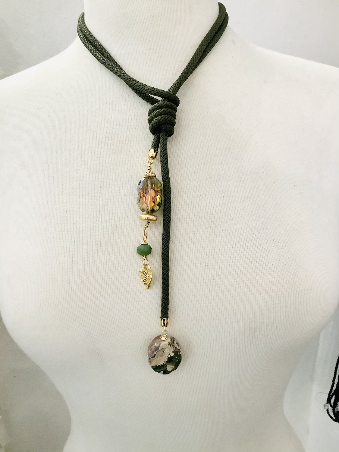 Green Climbing Cord Necklace Qty1- 23430