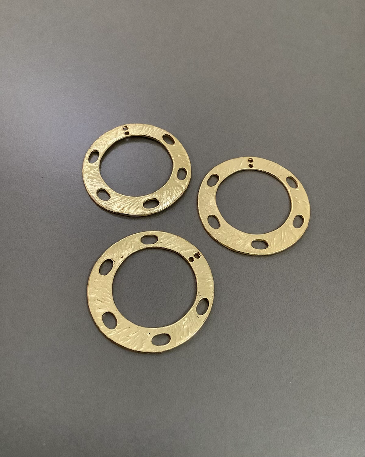 44mm Circle With 5 Hole qty1- 16402