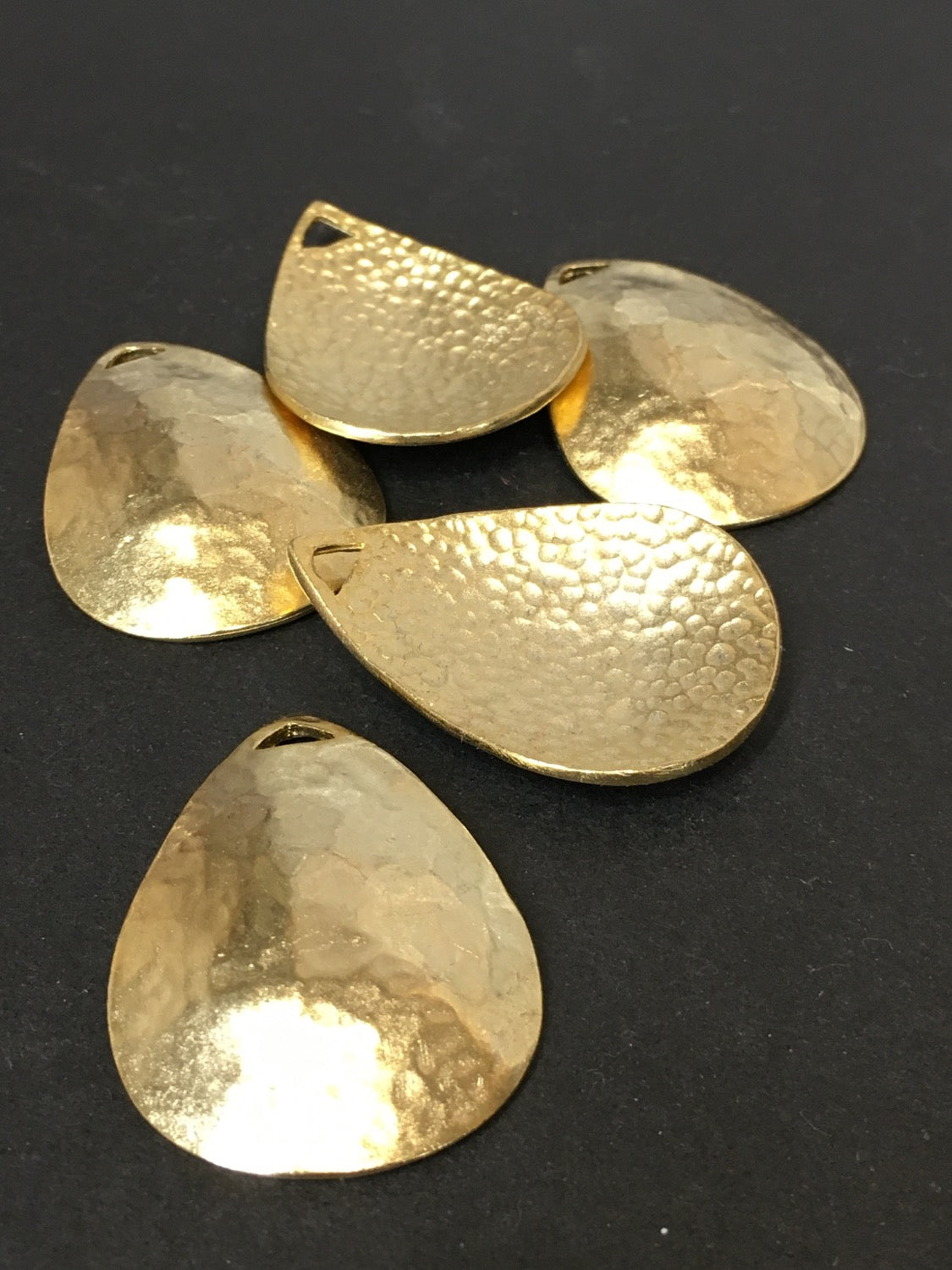 40mm Drop With Triangle Gold Matte Qty 1 / 7450