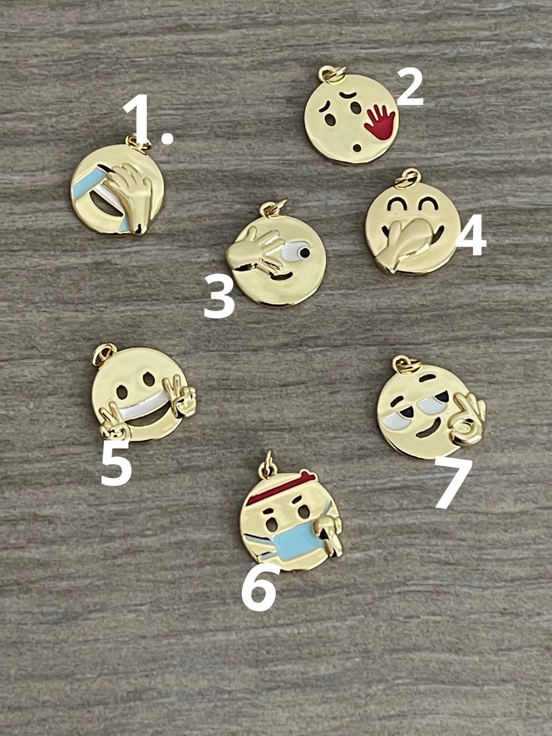 20x18mm emoji different qty 1