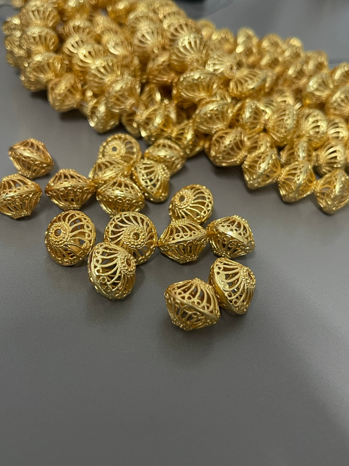 16x13mm swirl double bicone qty 16 23397