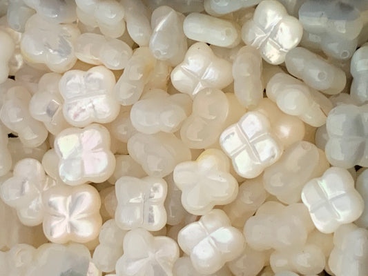 8mm clover mop top quality qty 1 / Madre Perla 20356