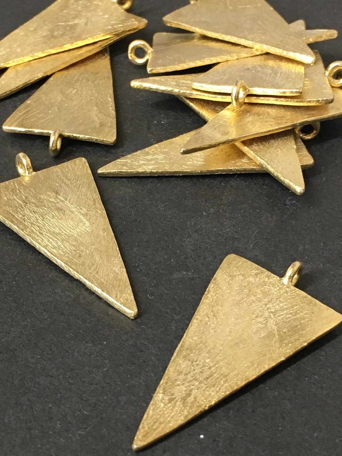 36mm Triangle Matte Qty 1 / 12185