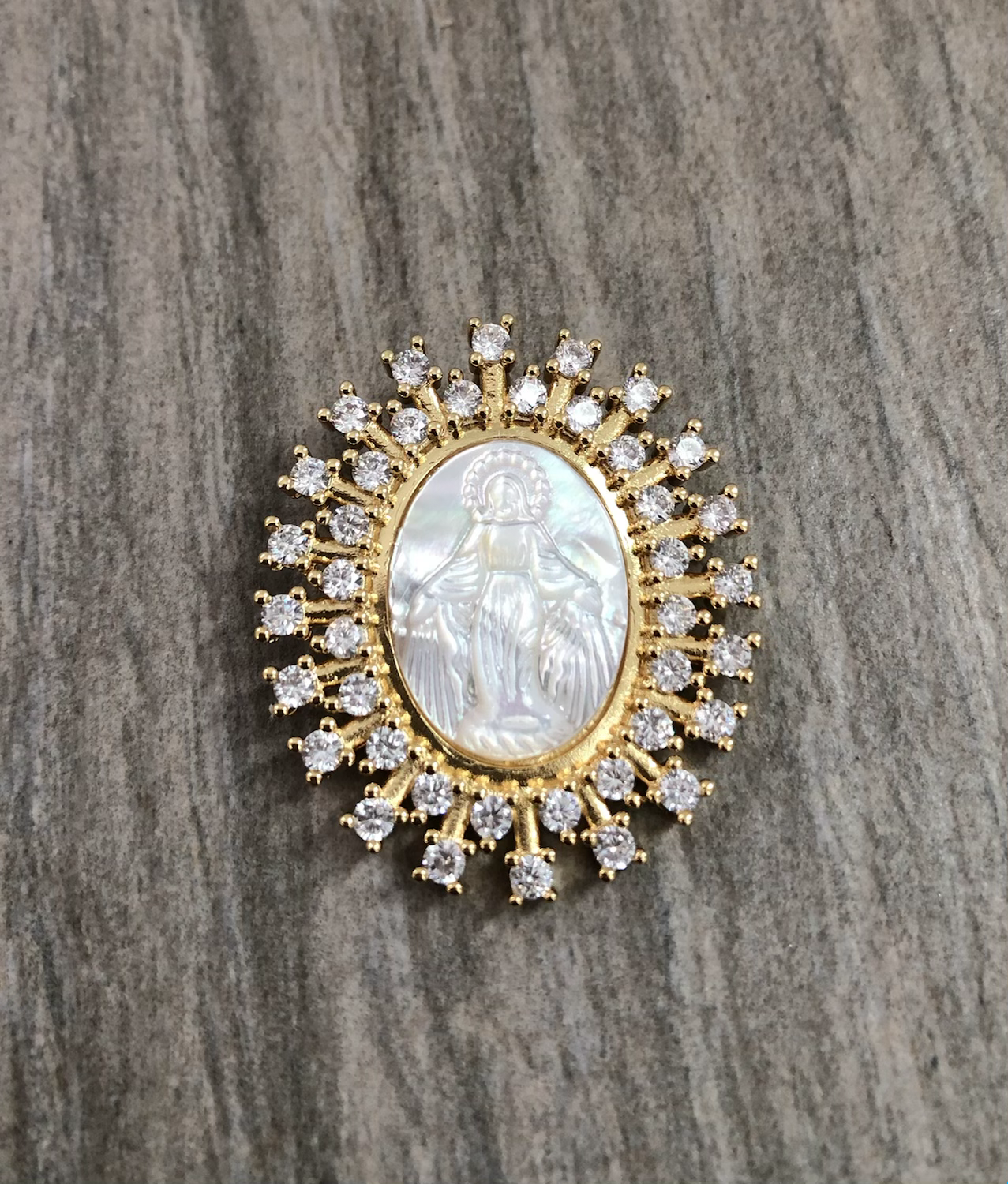 37mm Mother Of Pearl Pendant qty1 22307