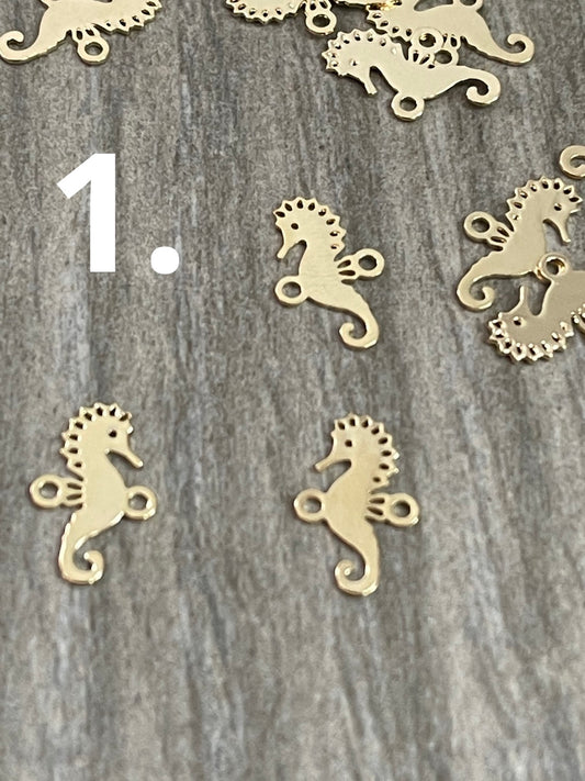 16mm Seahorse Connectro & Charm qty1-  22560/ 22559