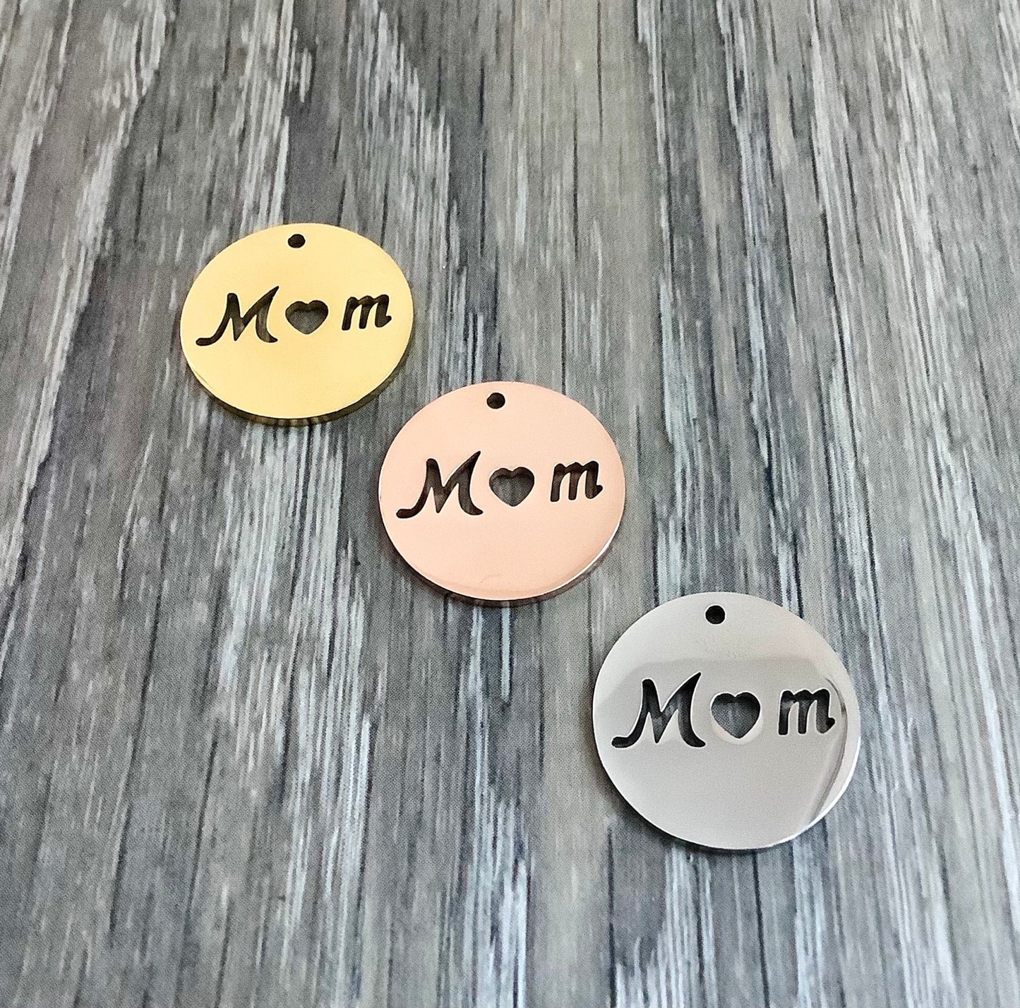 20mm Mom Charm qty1- 22597/22598/22599