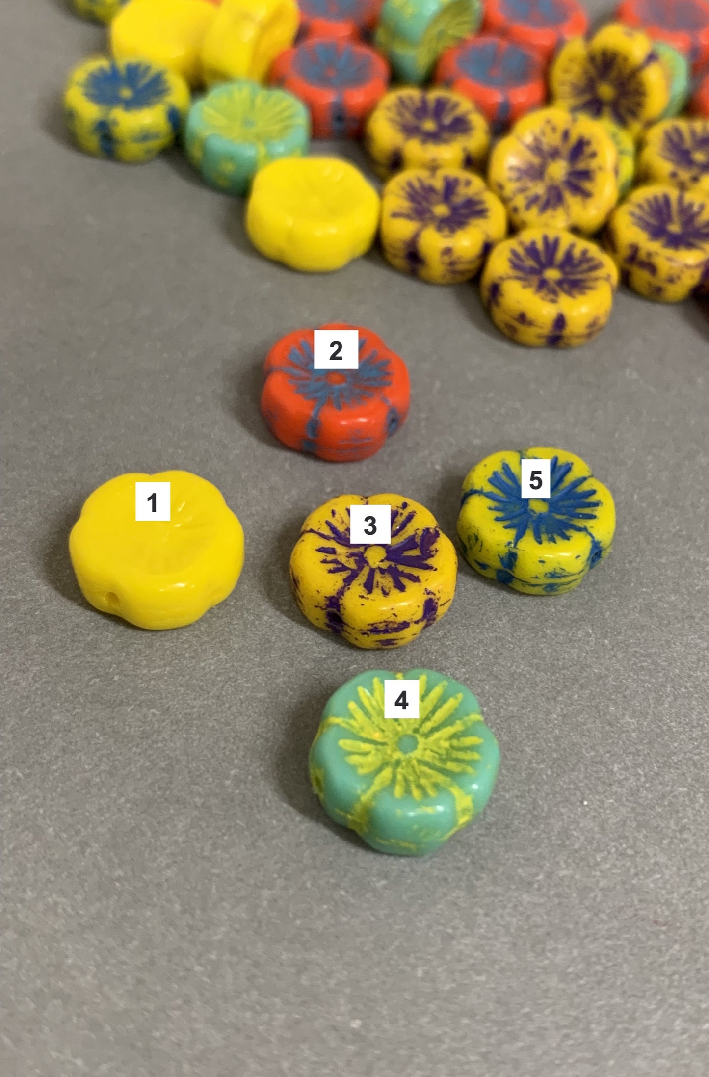 12mm Flower 2 Tones Czech / Flor 20370