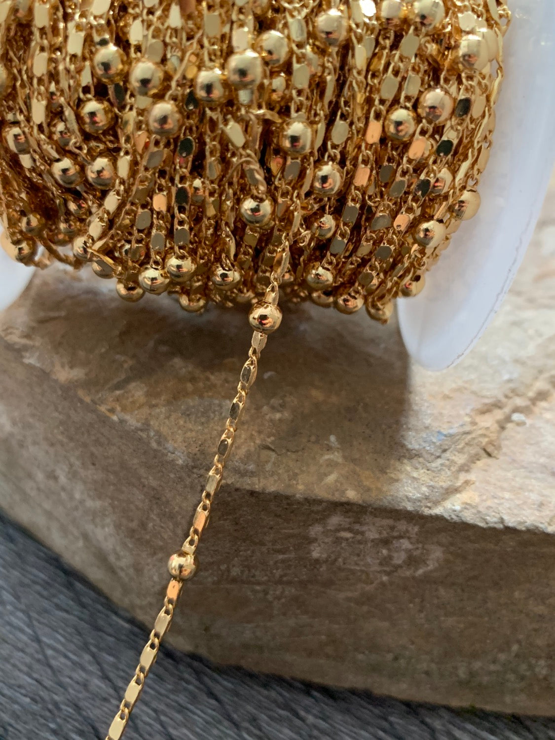 Gold filled chain round , squares and chain by feet 21103