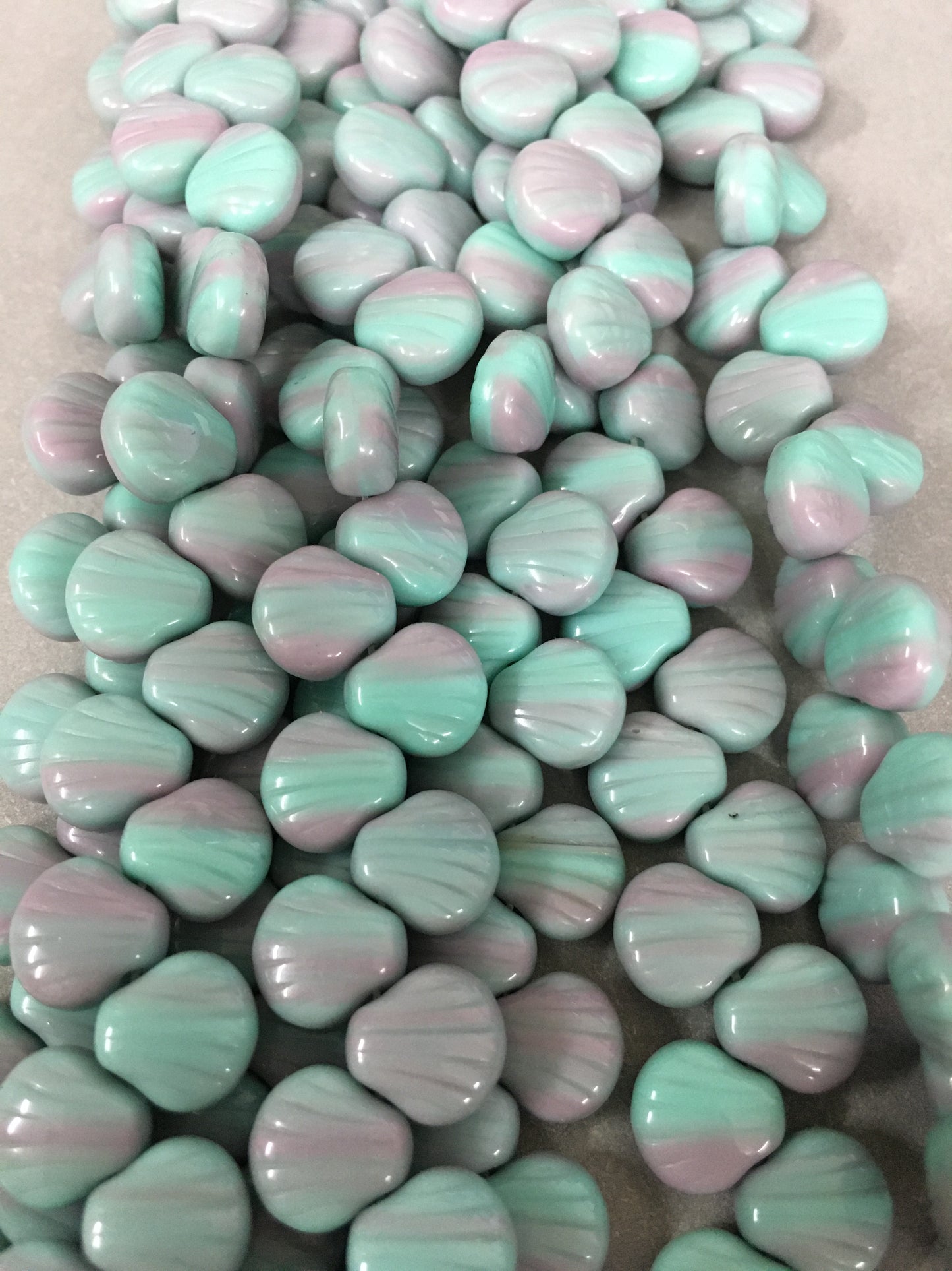 9mm 2 Tones Shell Czech Strand / Concha