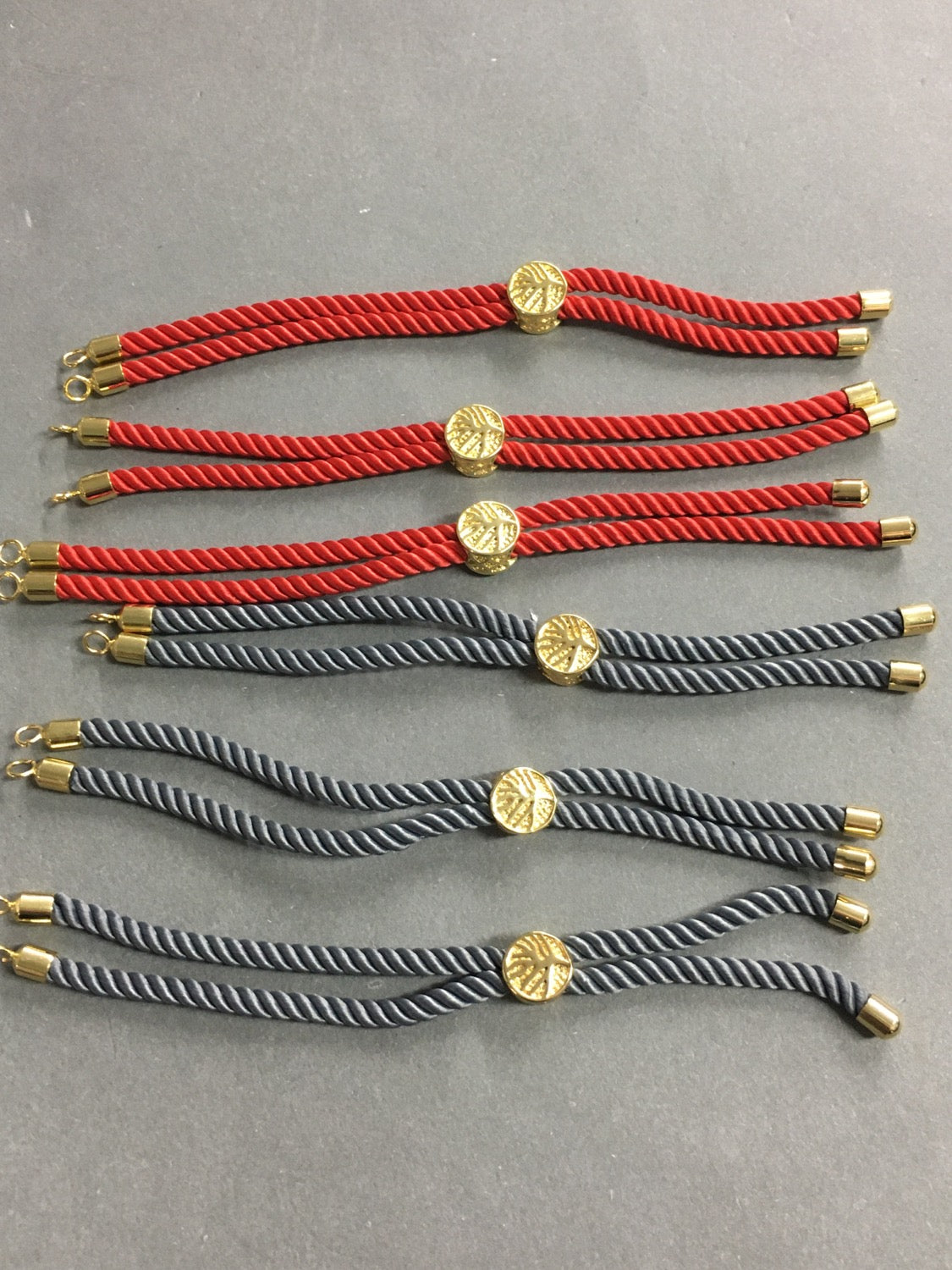 Adjustable Bracelet with Tree / Pulsera Ajustable