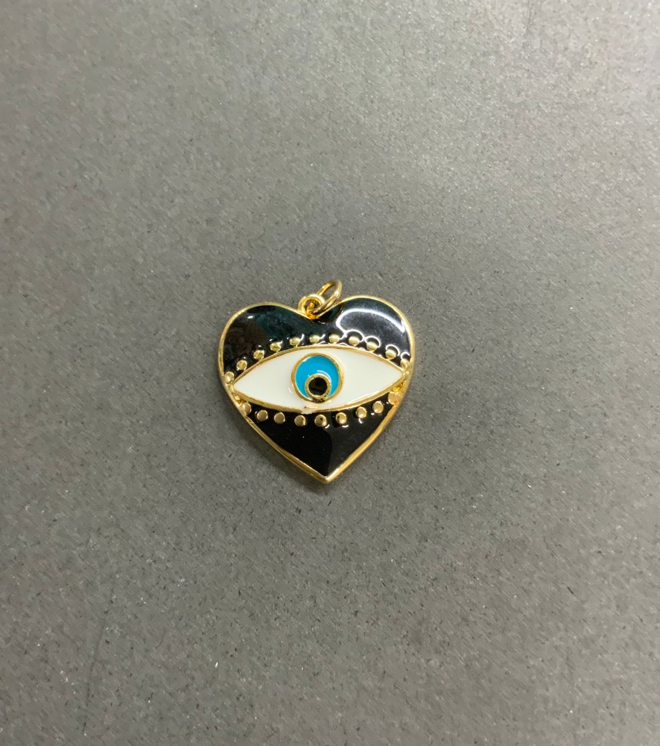 20mm Black Heart Pendant qty 1 / 19056