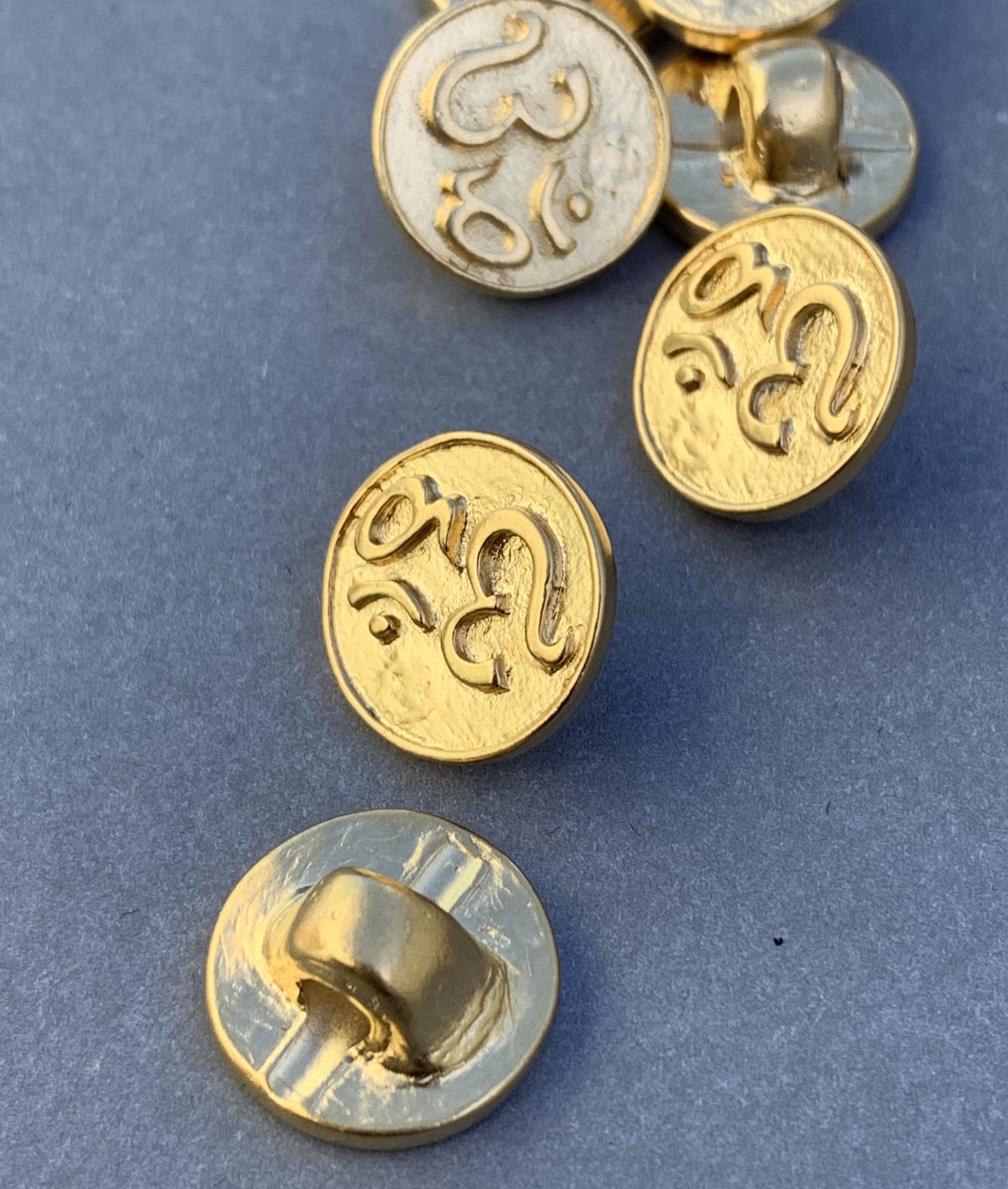 16mm Om Symbol Button / Simbolo