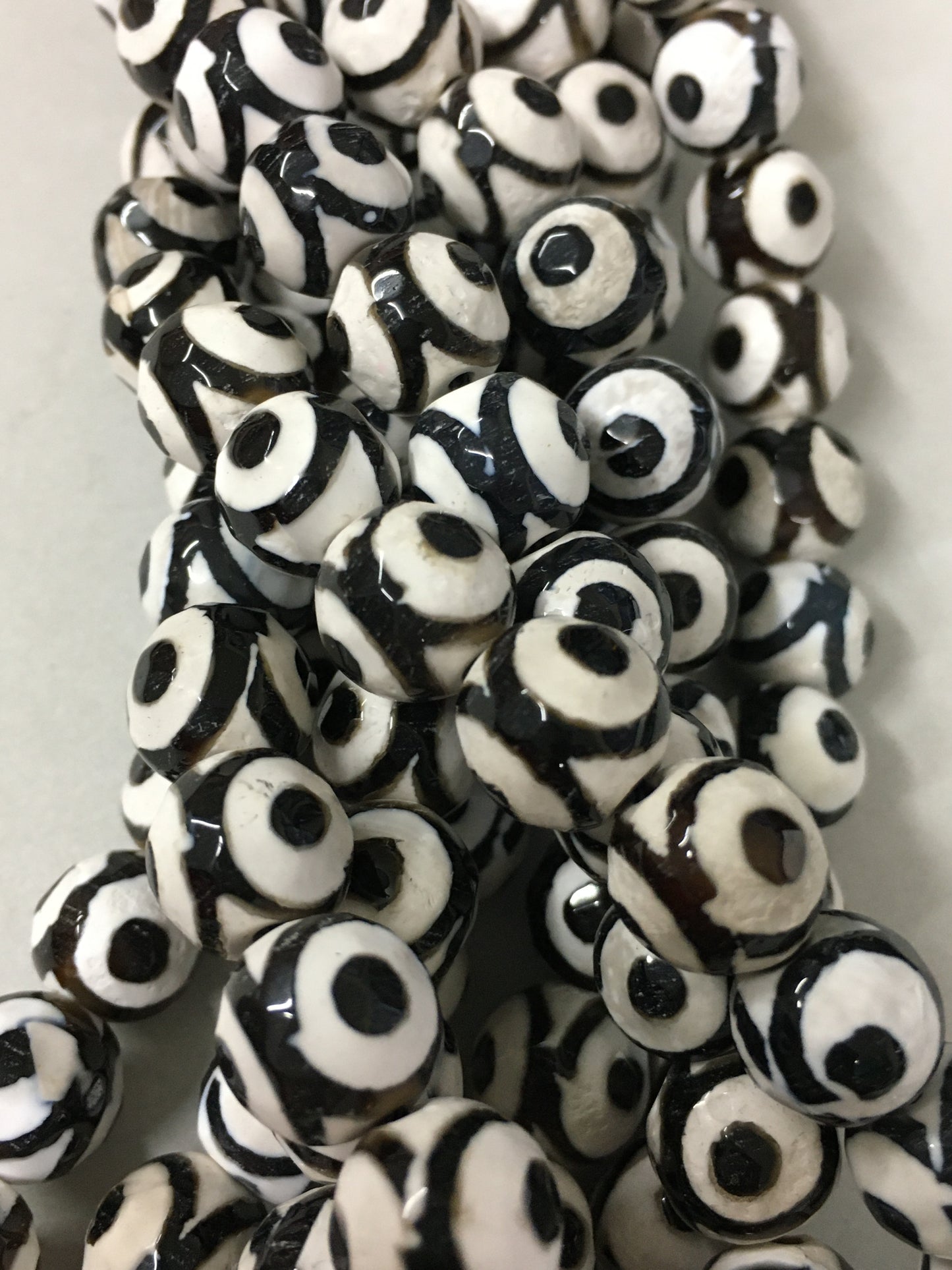 10mm Black and White with Tibetan Style Agate Strand / Agata