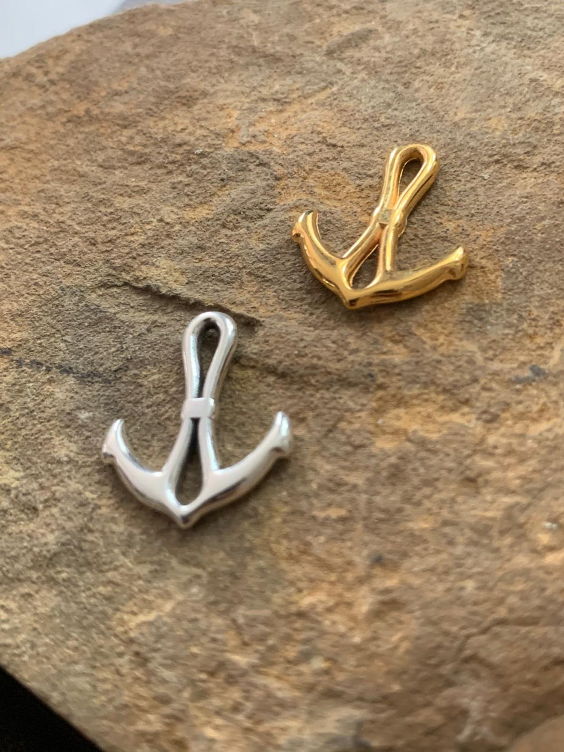19x23mm Anchor Qty 1 / 13963