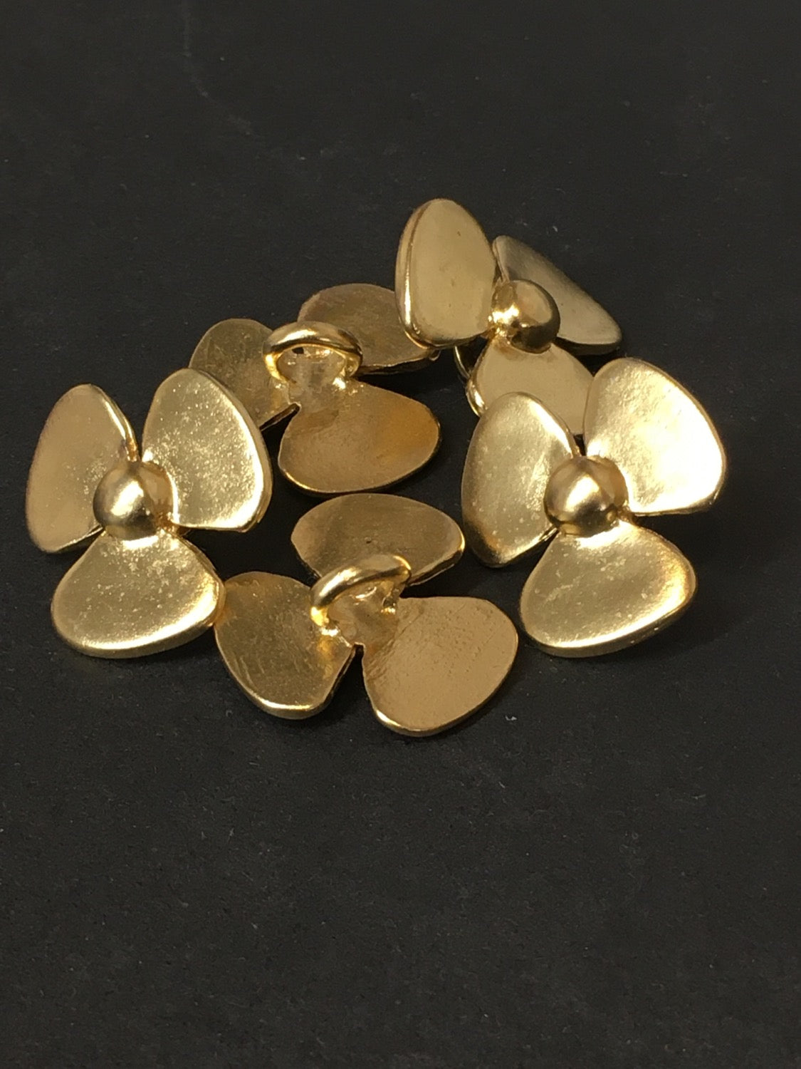 22mm 3 Petal Flower Matte Qty 1/ 12280