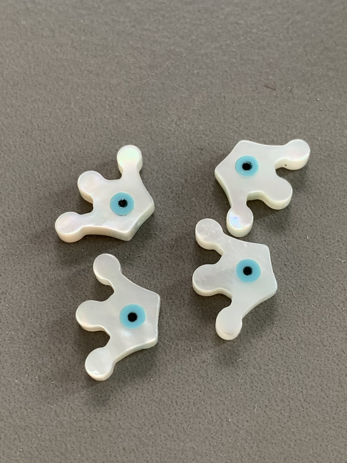 10mm Crown with Eye mother of pearl qty 1 / 14080