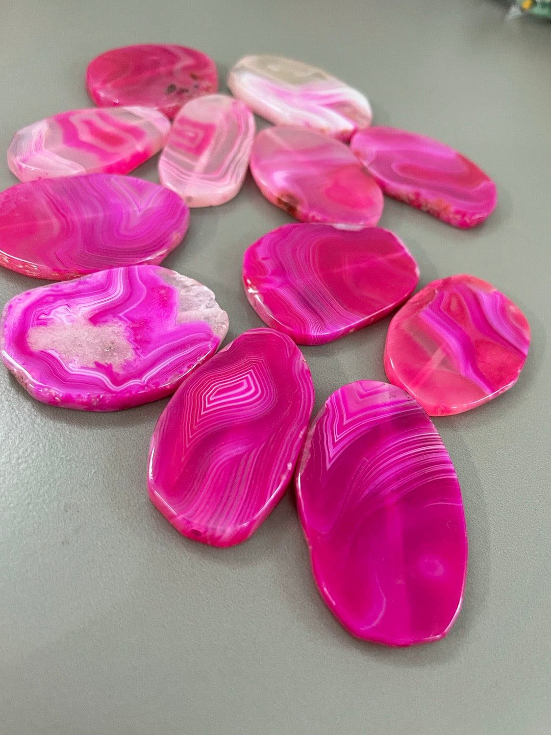 Irregular banded agate pendant qty 1 code 22656