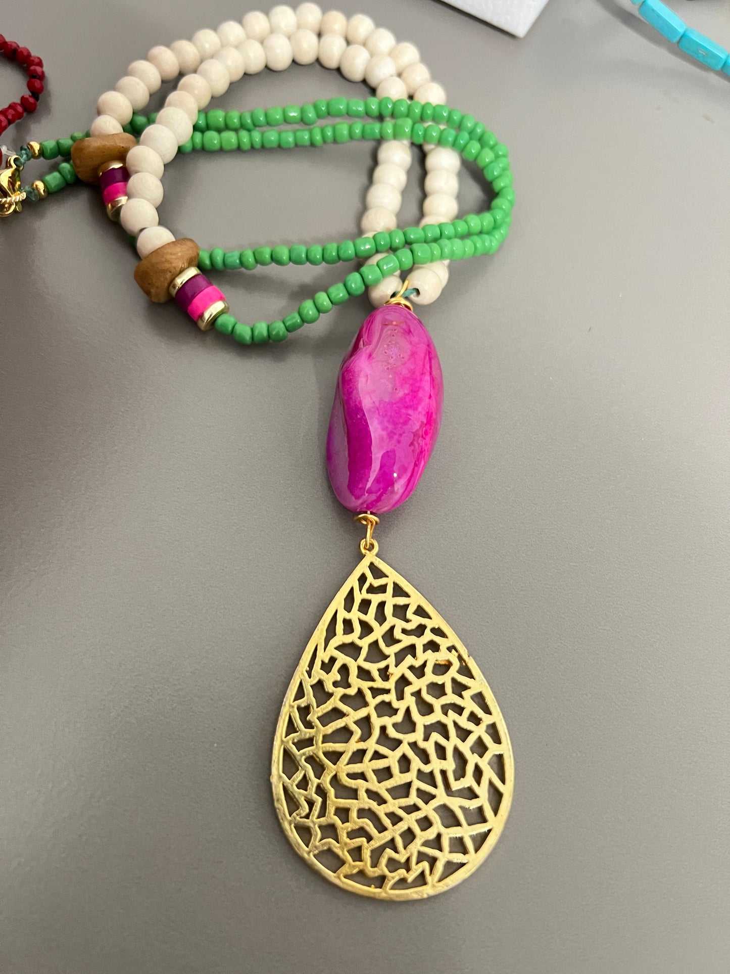 Net Drop Gc With Irregular Agate Magenta- 25834