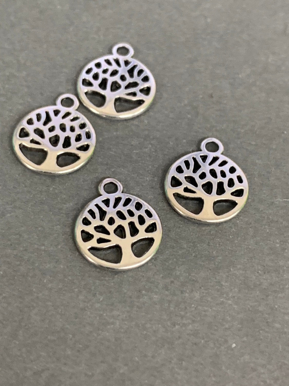 10mm Tree of life silver Qty 4 / Arbol de la vida- 15311