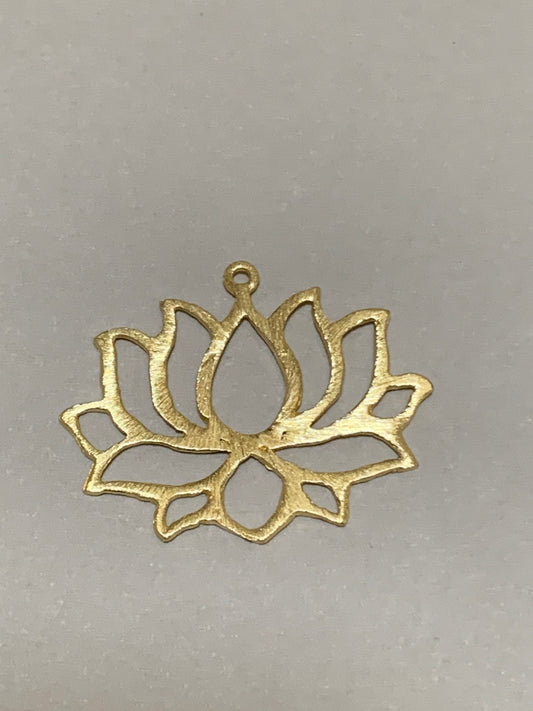 36mm Lotus Flower Pendant Gold / Flor de Loto