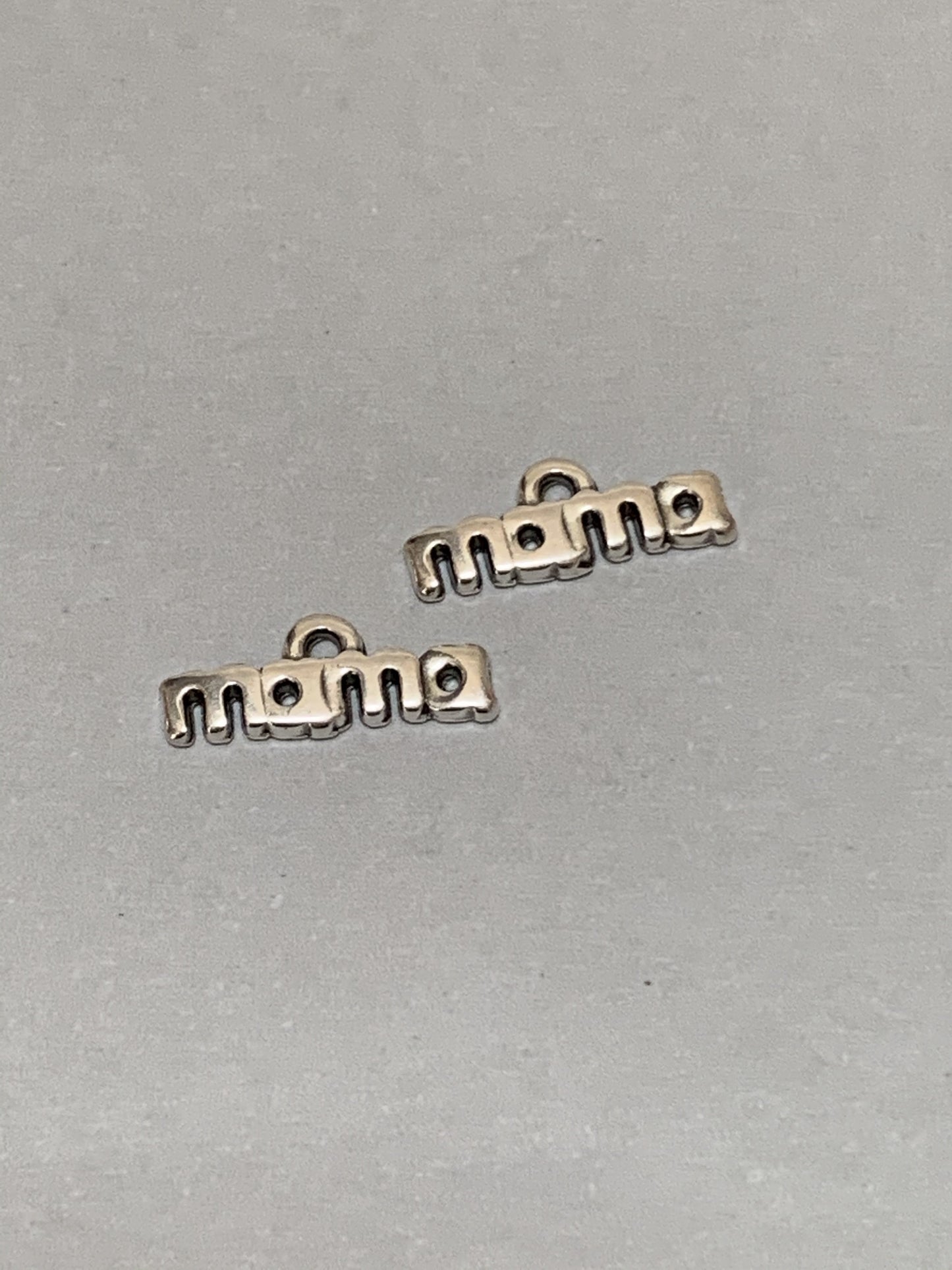 17mm Mamá Silver Qty 2 18158