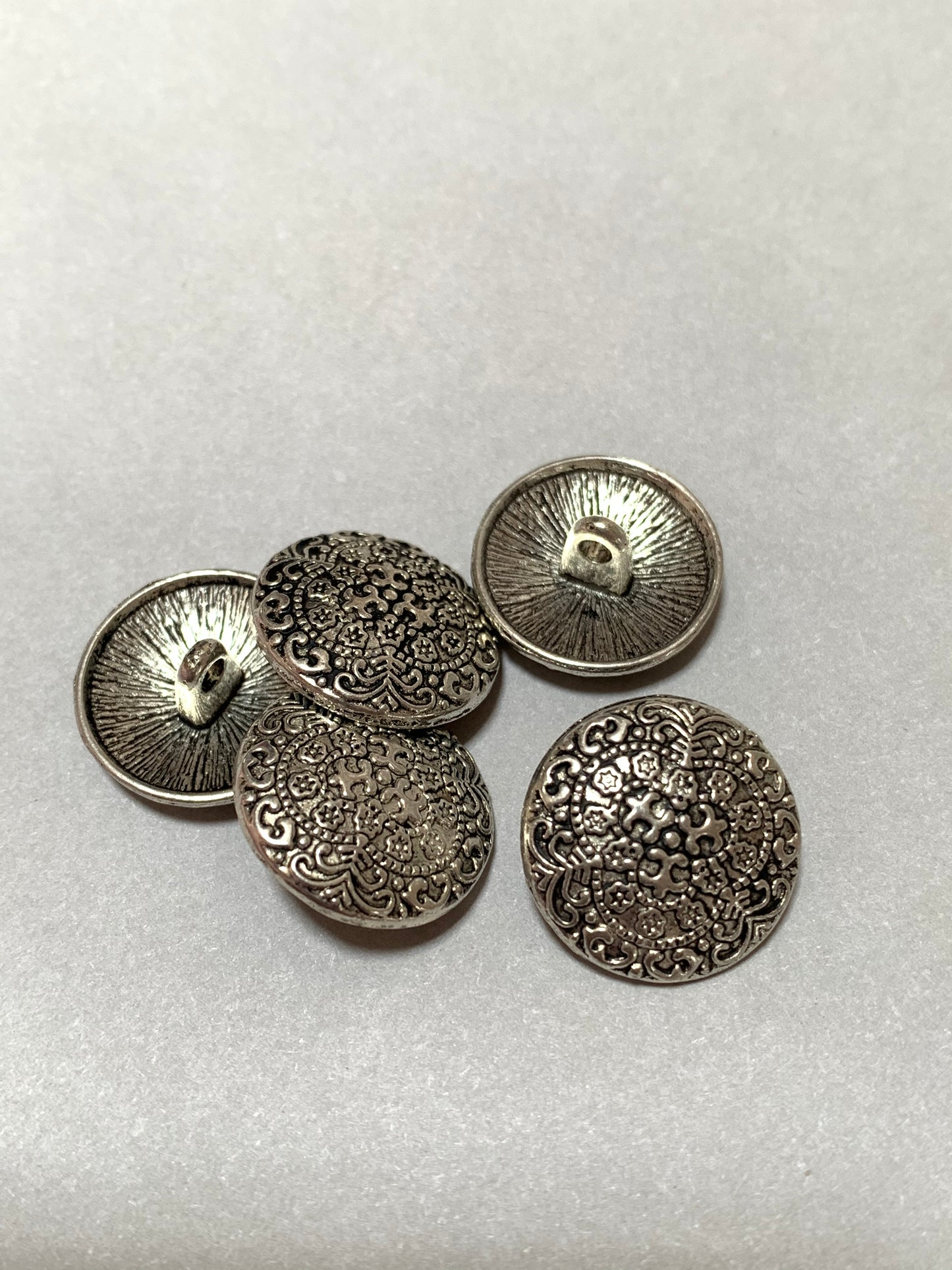 Fancy Botton Silver Qty 5 /  Boton Plateado