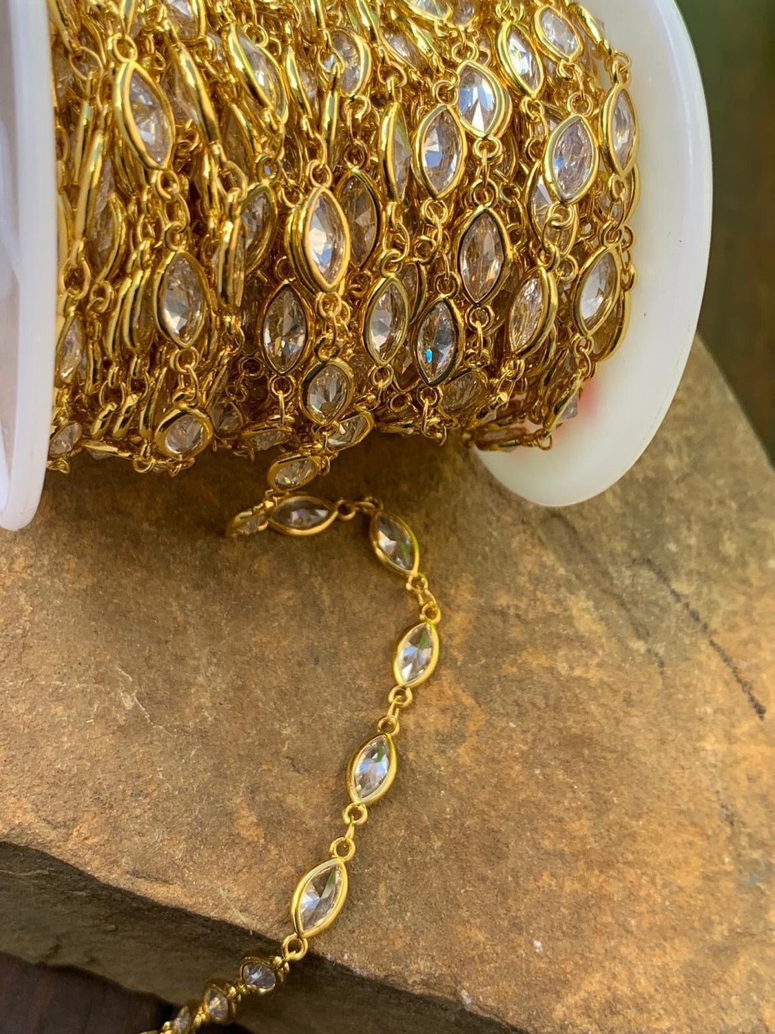 Zirconia oval Clear chain per feet / 21059