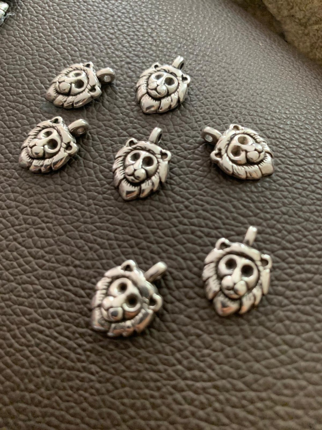 15x13mm Lion Face Qty 1 / 20860